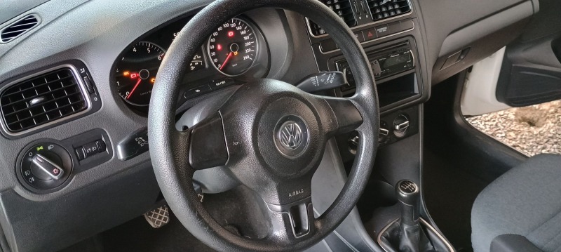 VW Polo 1.4 i бензин , снимка 16 - Автомобили и джипове - 46450469