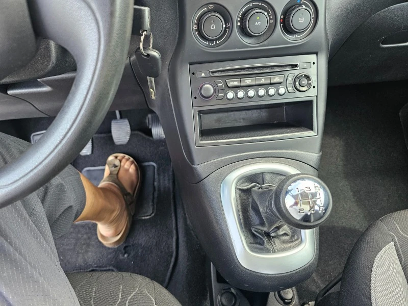 Citroen C3 Picasso 1.4iGPL, снимка 7 - Автомобили и джипове - 46376559