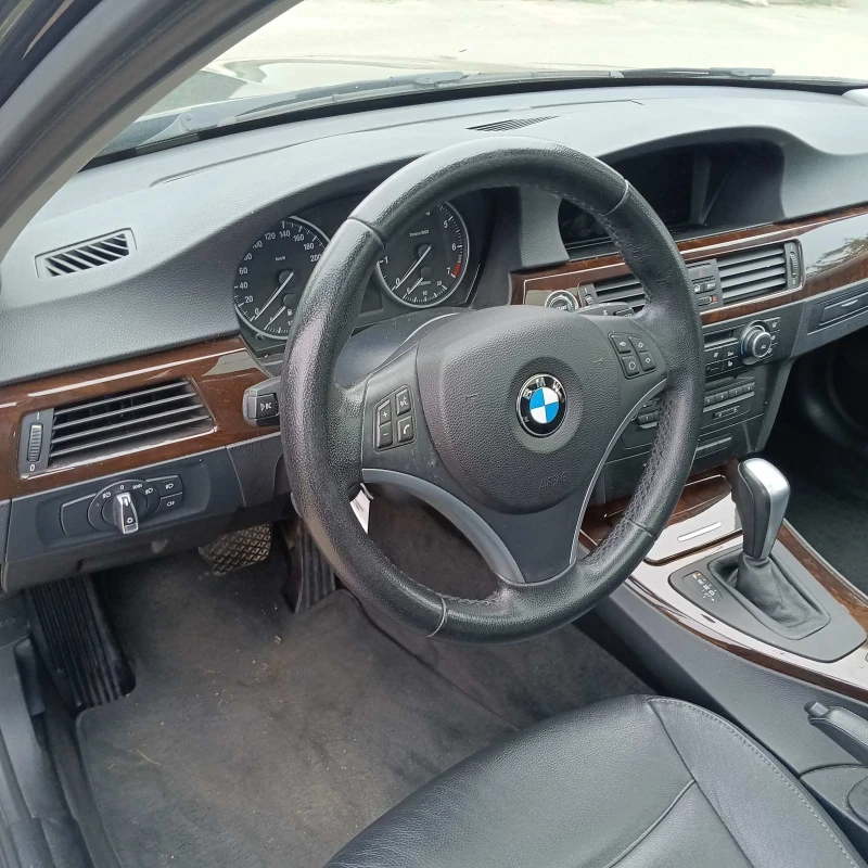 BMW 320 Facelift, снимка 8 - Автомобили и джипове - 47284498