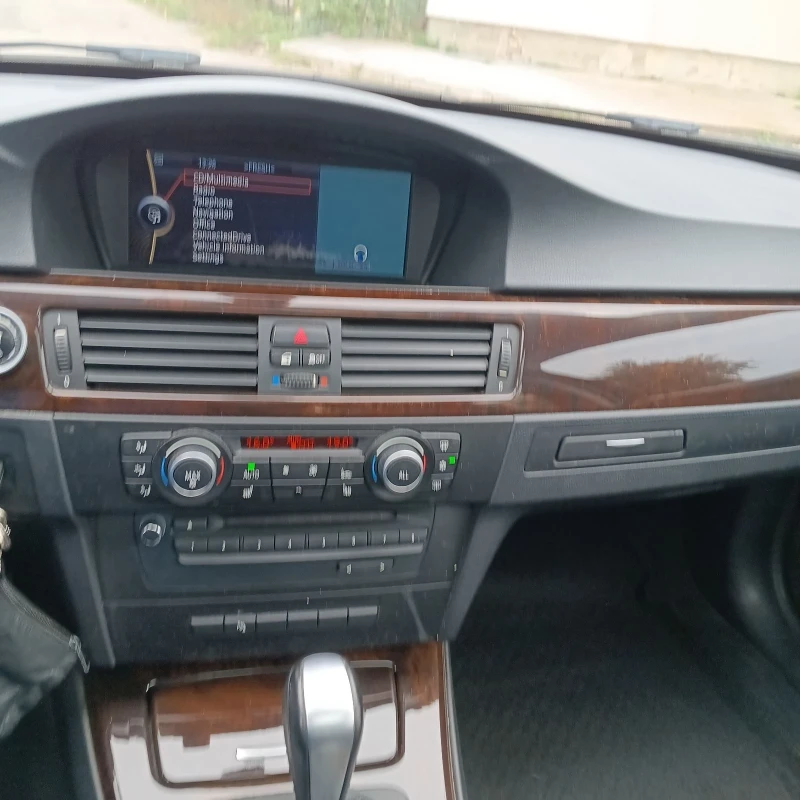 BMW 320 Facelift, снимка 9 - Автомобили и джипове - 47284498