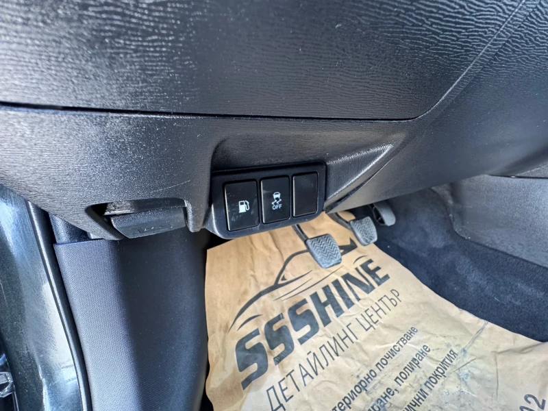 Toyota Avensis НОВ ВНОС / 2.0 / D-4D / ПАНОРАМА / НАВИ /КАМЕРА, снимка 12 - Автомобили и джипове - 49833149