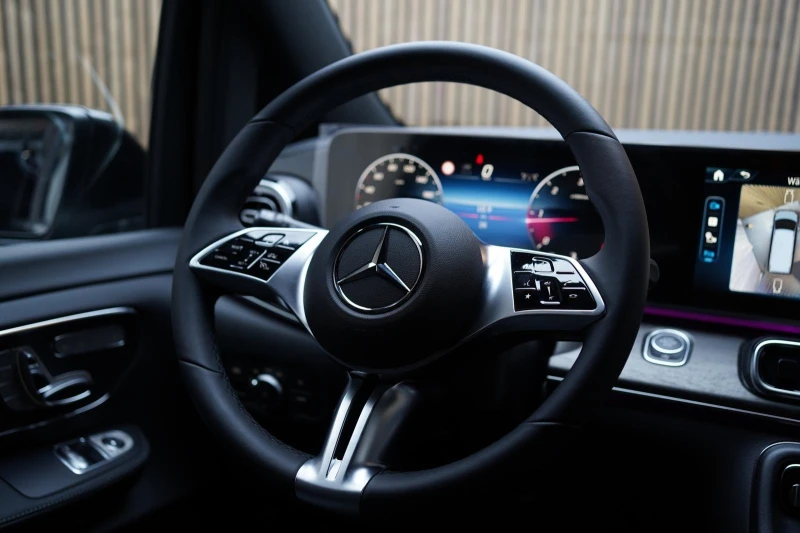 Mercedes-Benz V 300 d/AMG/4-MATIC/EXTRALONG/BURM/360/8-МЕСТЕН/AIRMATIC, снимка 10 - Автомобили и джипове - 51191668