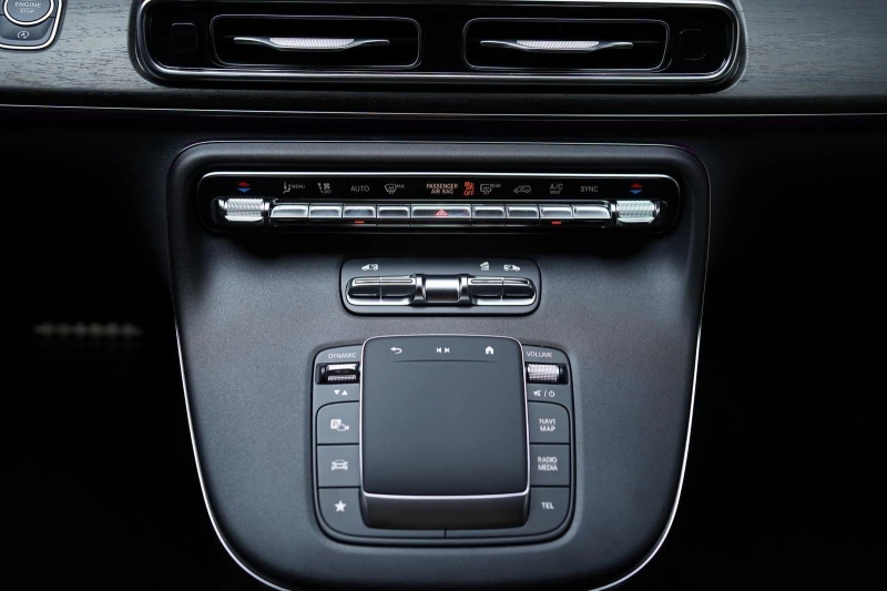 Mercedes-Benz V 300 d/AMG/4-MATIC/EXTRALONG/BURM/360/8-МЕСТЕН/AIRMATIC, снимка 12 - Автомобили и джипове - 51191668