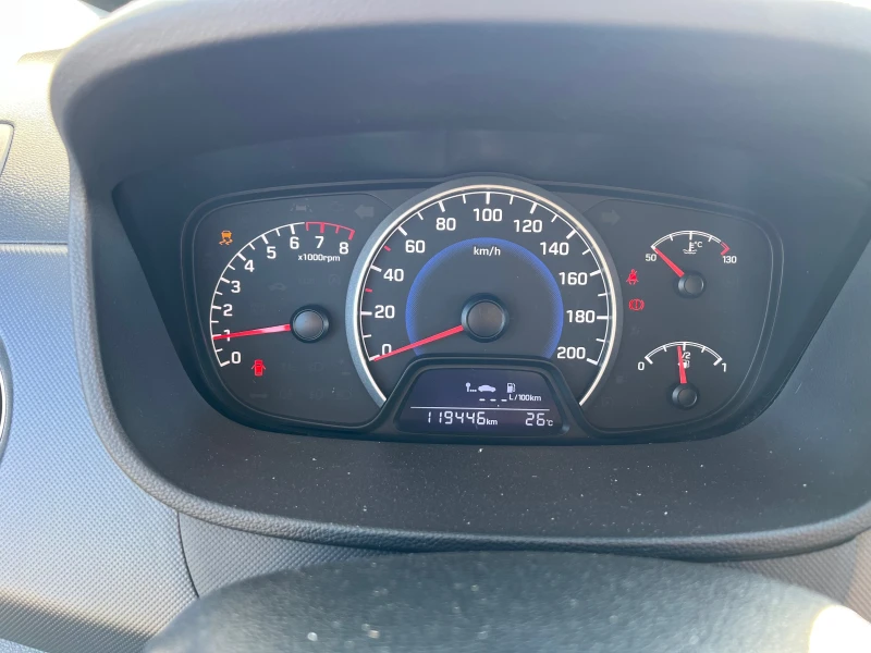 Hyundai I10 1.0 i, снимка 5 - Автомобили и джипове - 51778616