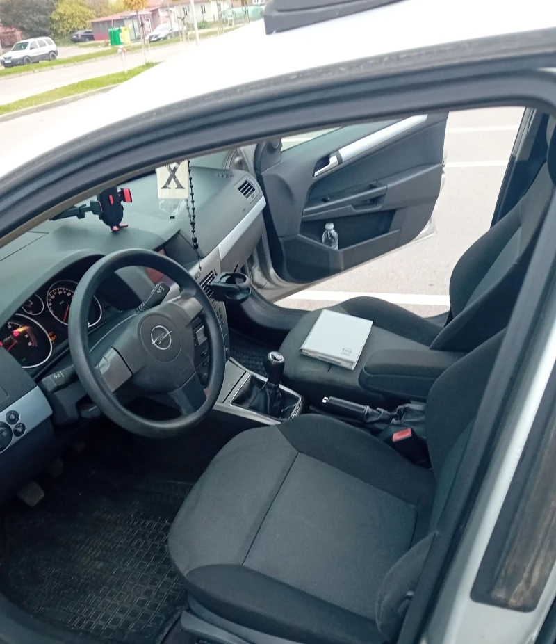 Opel Astra 1, 4-140х.км+ BGreg+ Обслужен, снимка 9 - Автомобили и джипове - 52310565