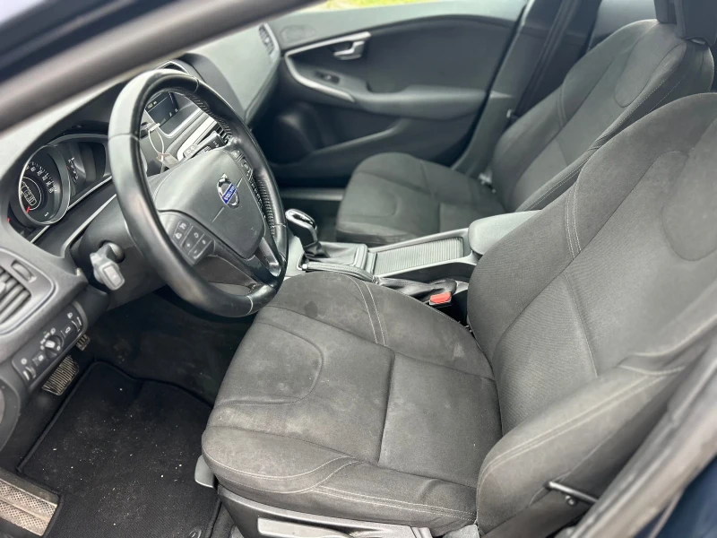 Volvo V40, снимка 9 - Автомобили и джипове - 53497589