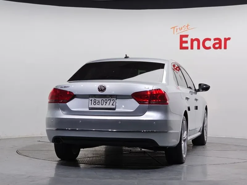 VW Passat 2.0 TDI, снимка 4 - Автомобили и джипове - 54299518