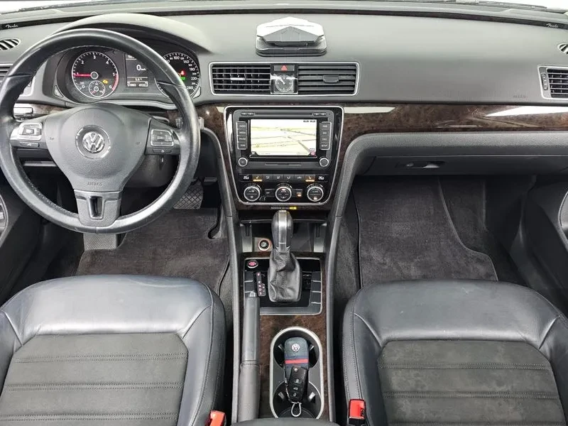 VW Passat 2.0 TDI, снимка 7 - Автомобили и джипове - 54299518