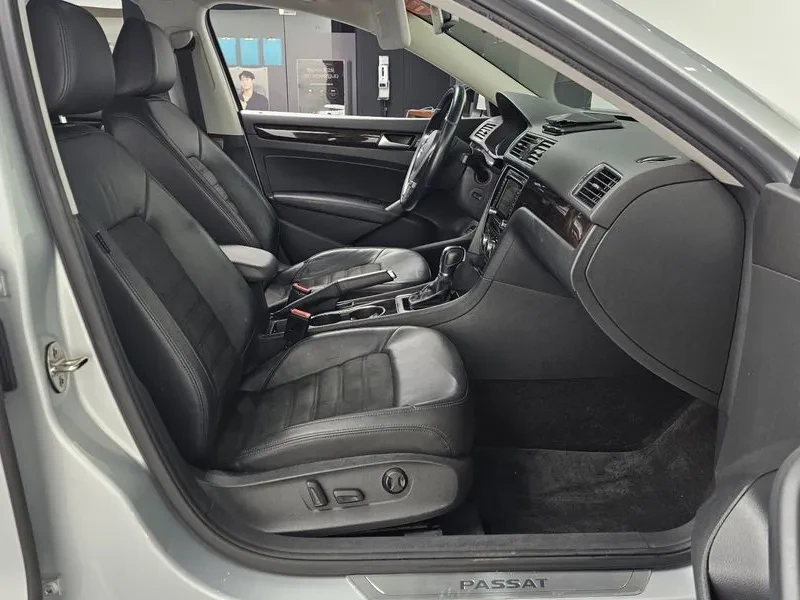 VW Passat 2.0 TDI, снимка 11 - Автомобили и джипове - 54299518