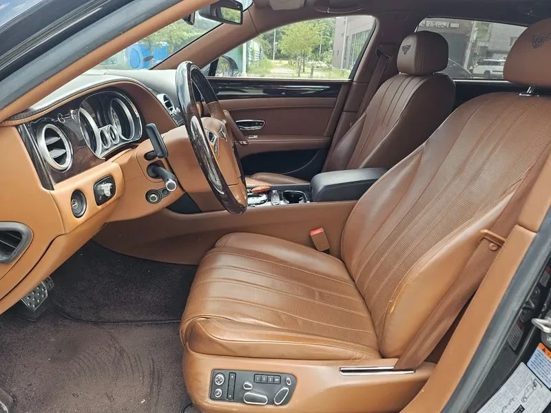 Bentley Flying Spur 4.0 - САМО 30% АВАНС, снимка 7 - Автомобили и джипове - 56222661