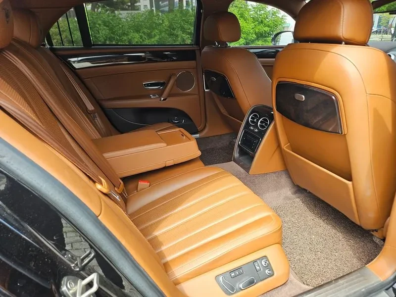 Bentley Flying Spur 4.0 - САМО 30% АВАНС, снимка 12 - Автомобили и джипове - 56222661