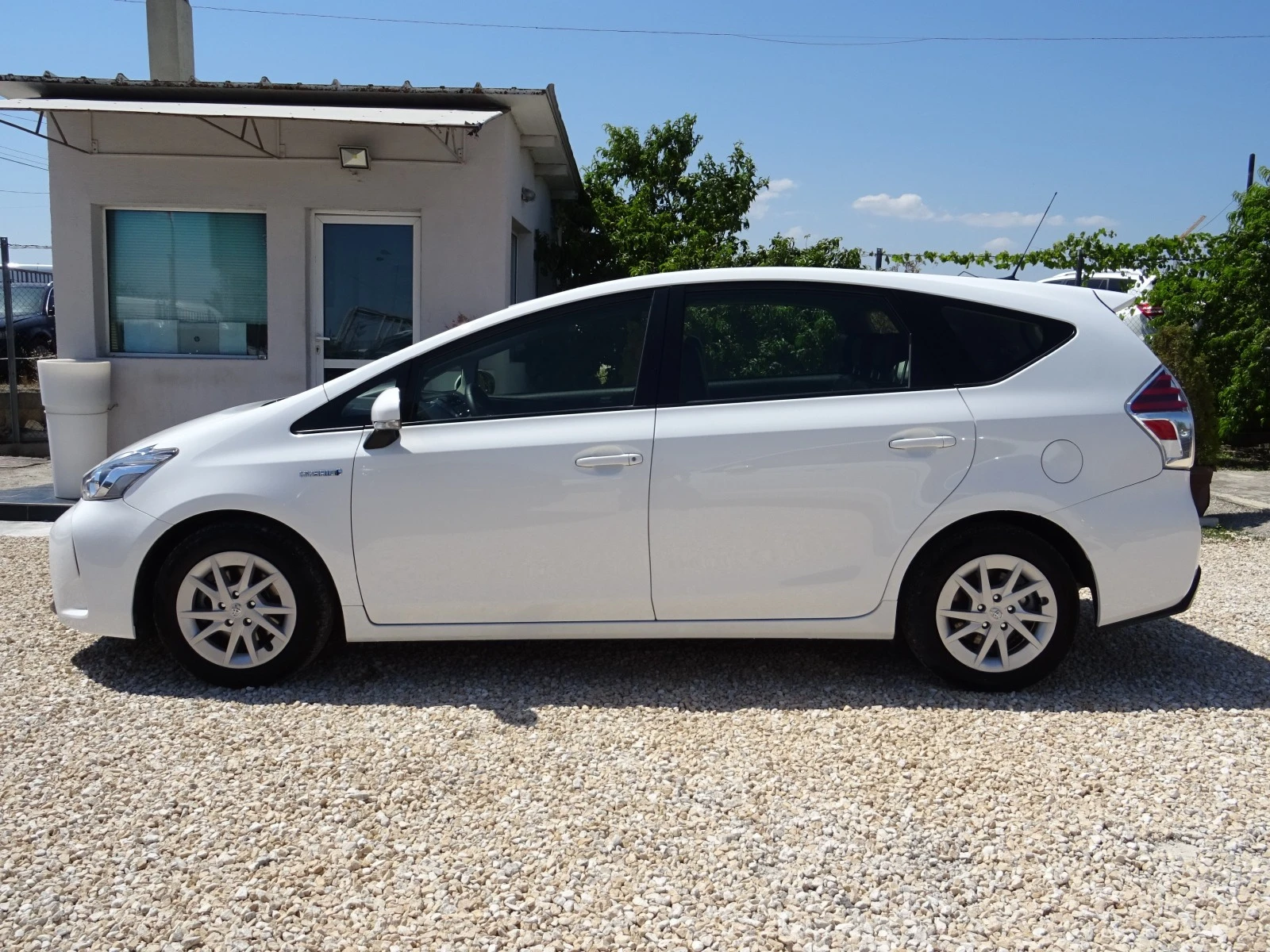 Toyota Prius + 1.8 Full Hybrid (HEV) 134kc E-CVT Active 7 м-та - изображение 2