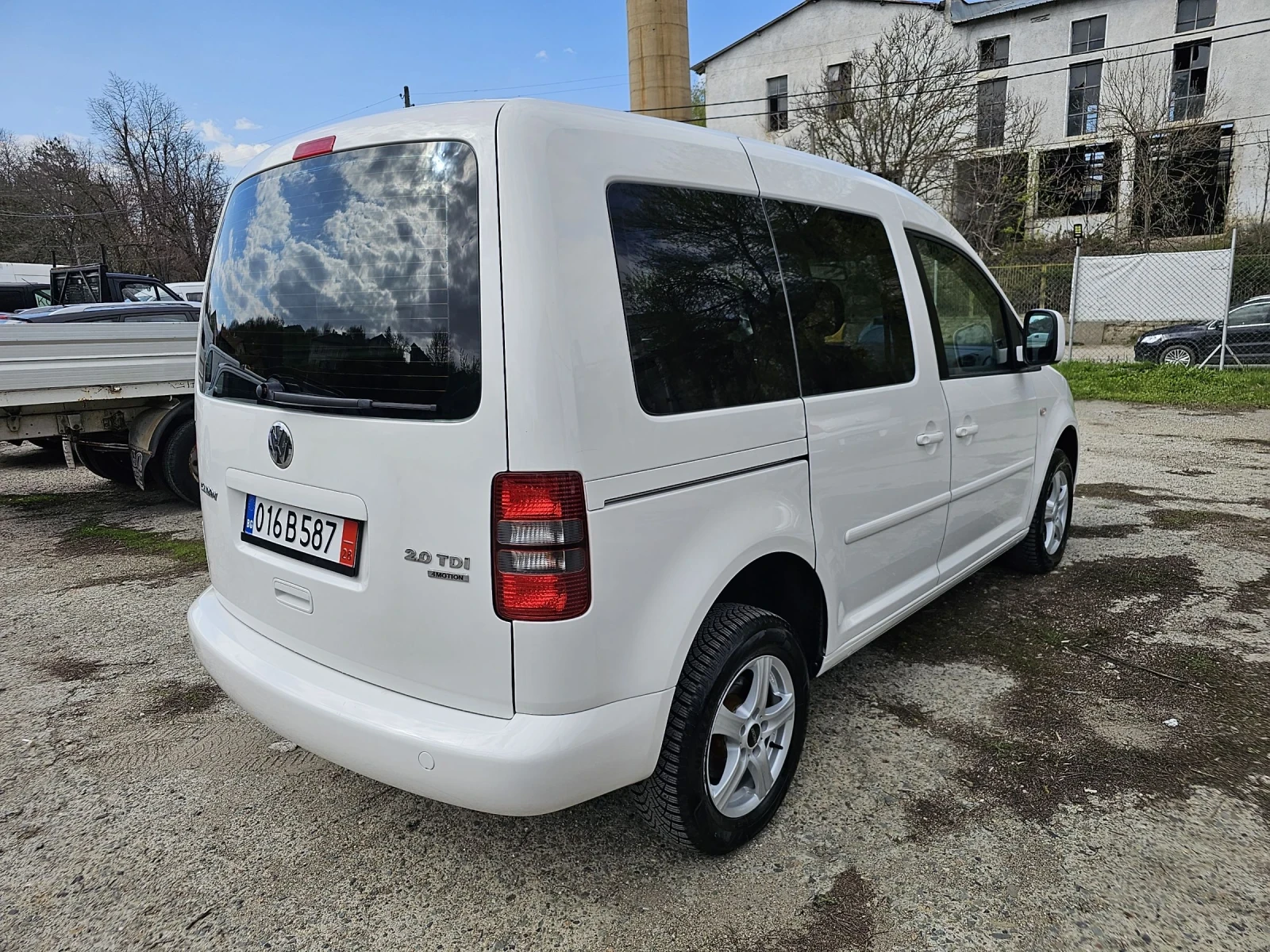VW Caddy 4х4 Топ състояние - изображение 3