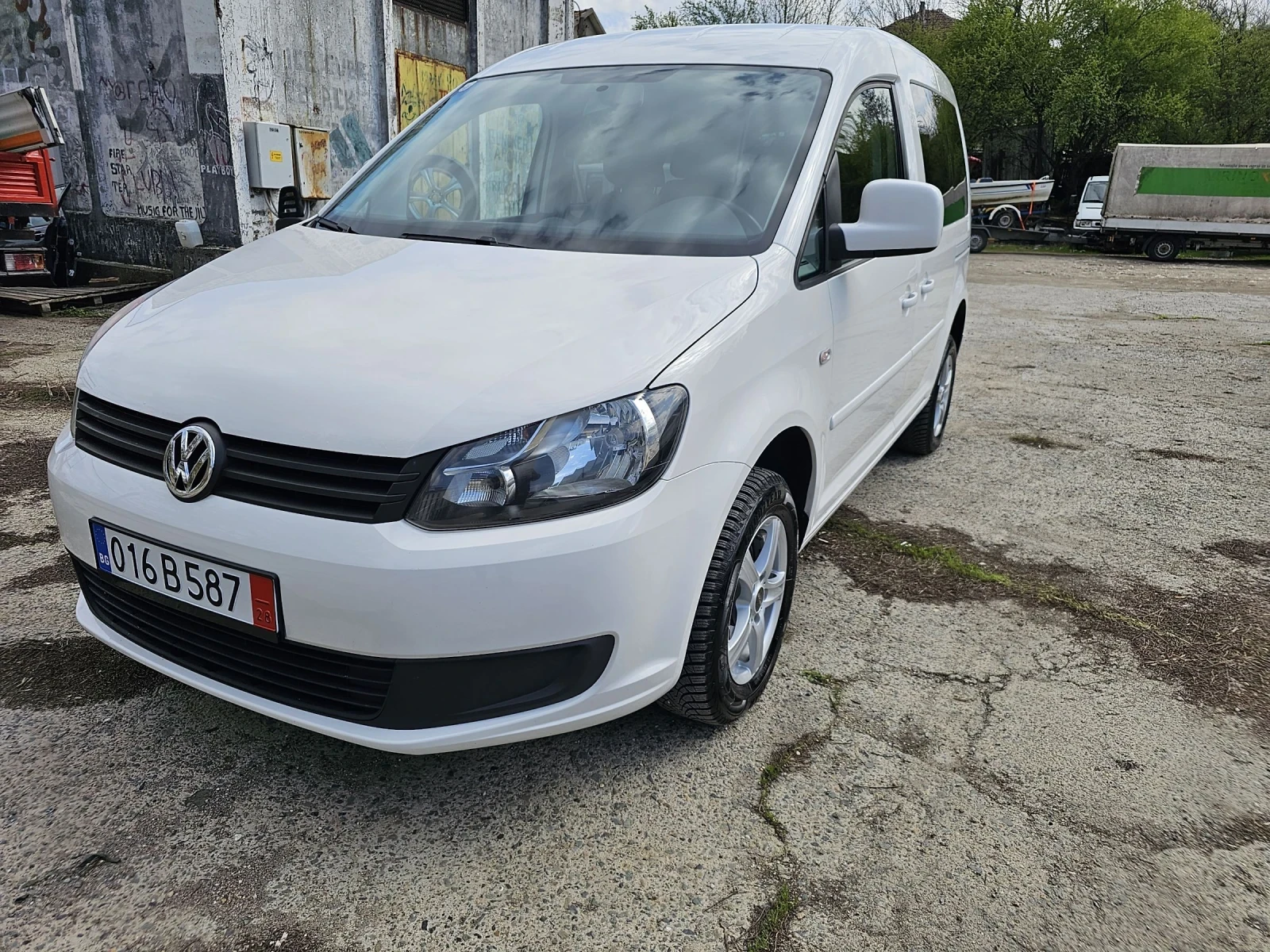 VW Caddy 4х4 Топ състояние - изображение 5