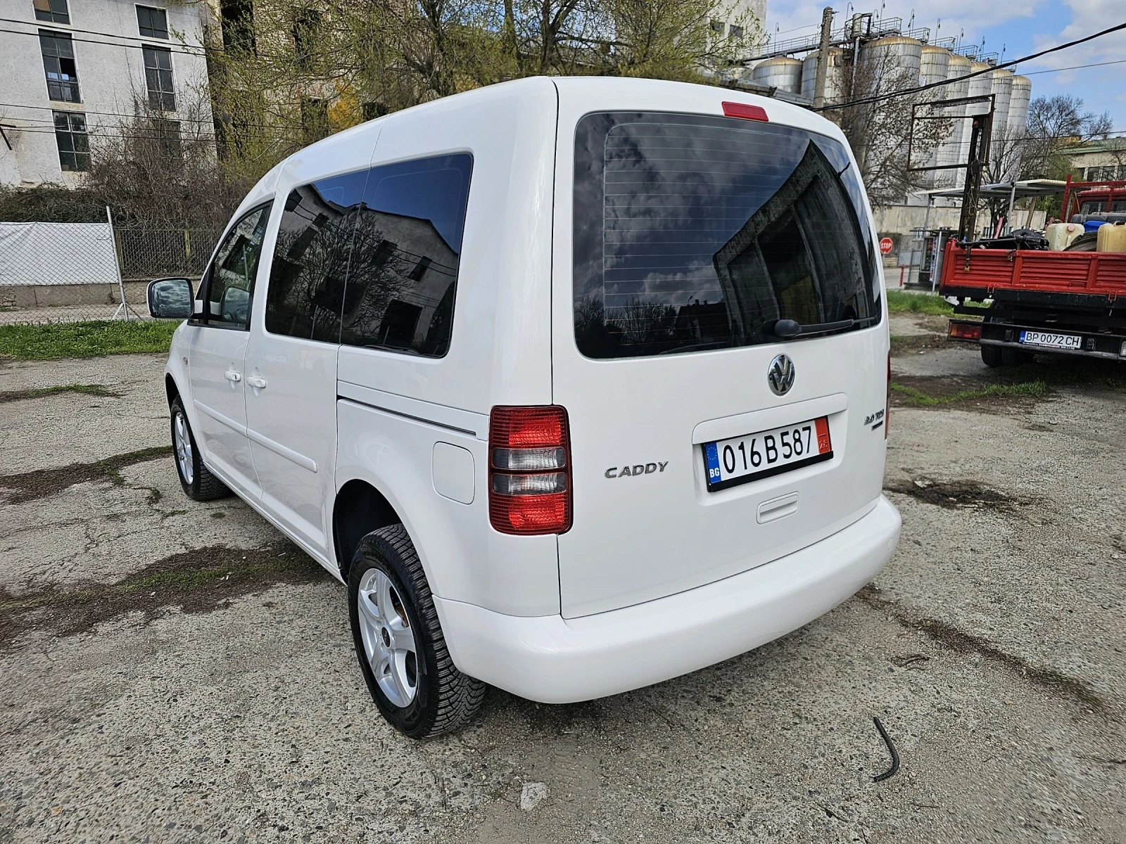 VW Caddy 4х4 Топ състояние - изображение 4