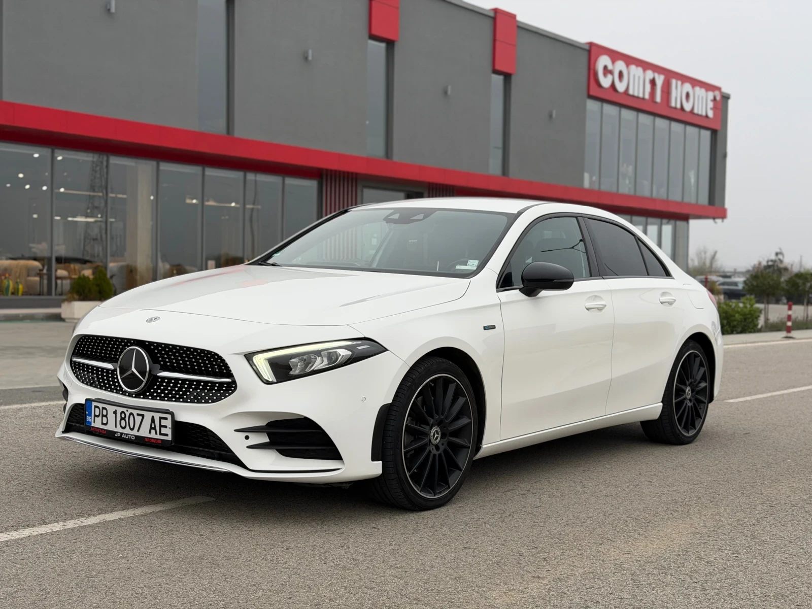 Mercedes-Benz A 250 AMG plug in hybrid  - изображение 2