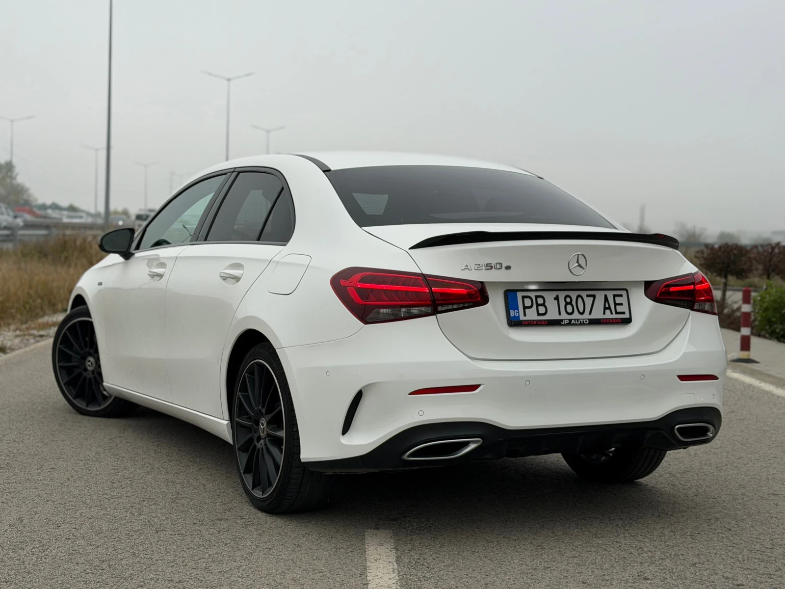 Mercedes-Benz A 250 AMG plug in hybrid  - изображение 4