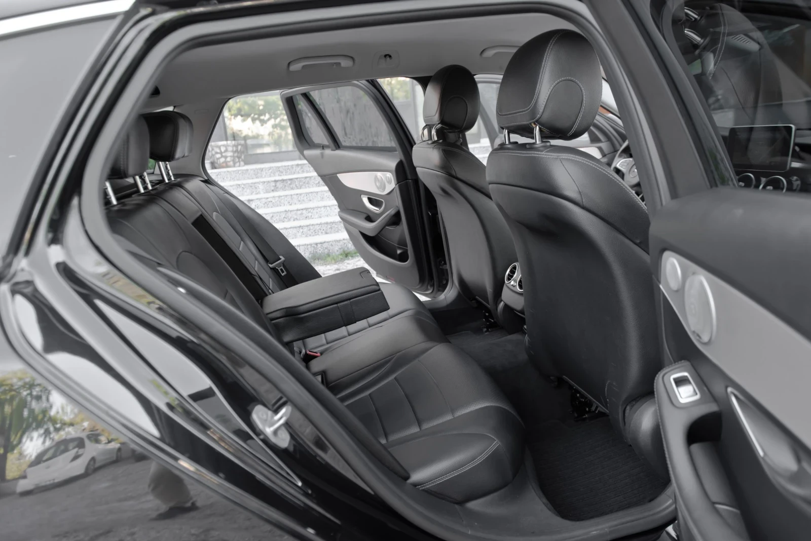 Mercedes-Benz C 200 C220-200D, снимка 14 - Автомобили и джипове - 54372363