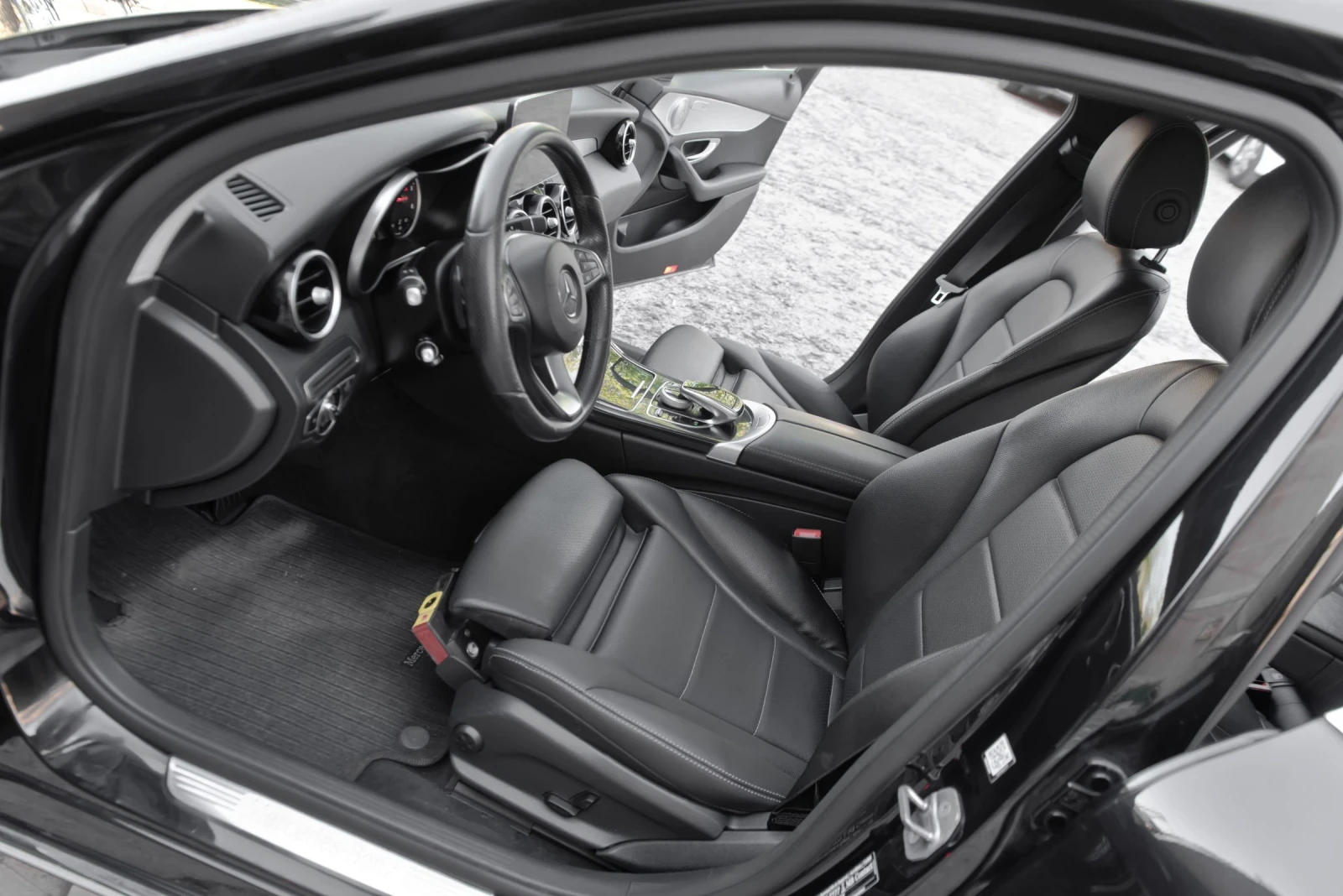 Mercedes-Benz C 200 C220-200D, снимка 12 - Автомобили и джипове - 54372363