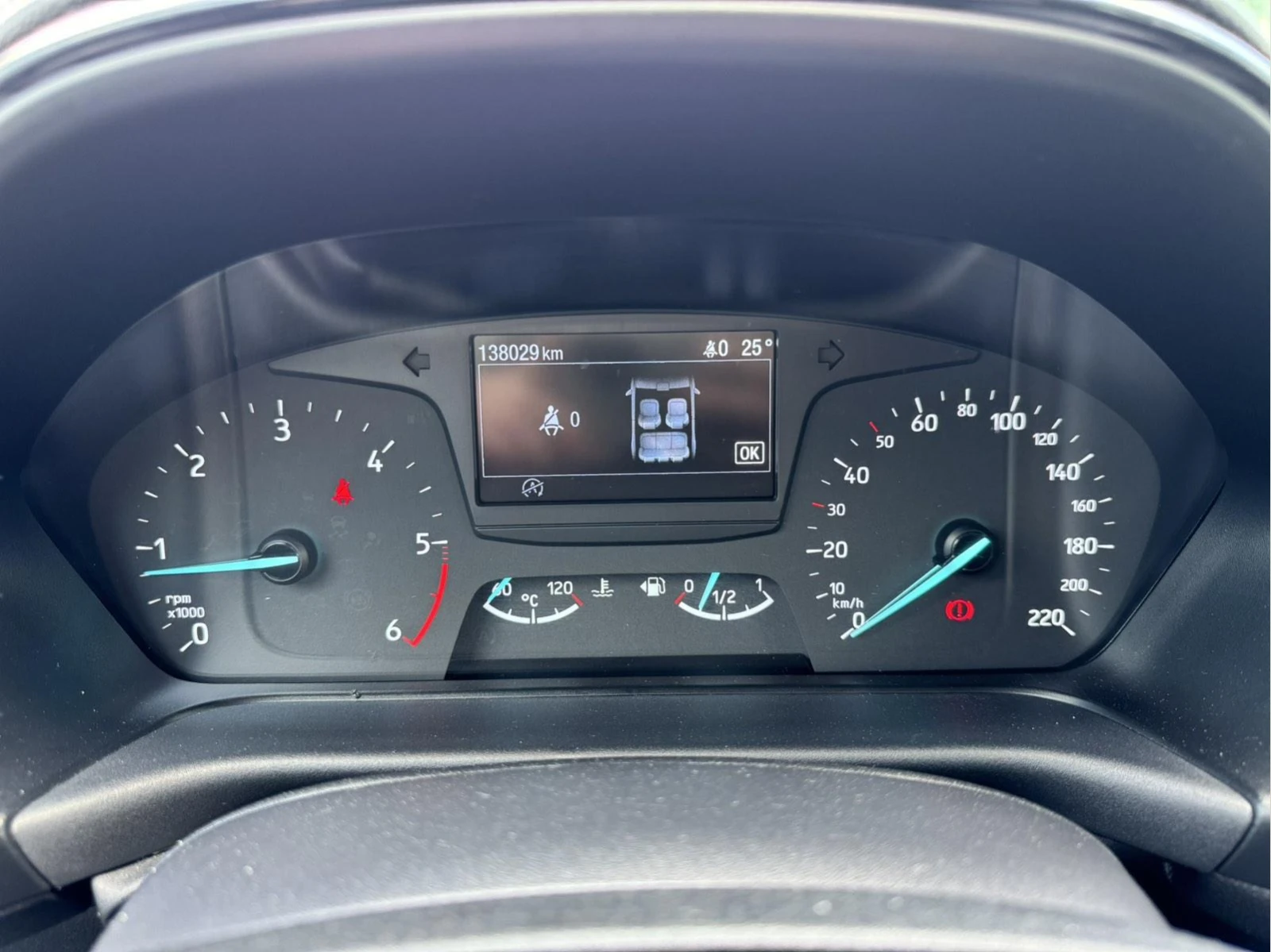Ford Fiesta 1.5 TDCi, снимка 11 - Автомобили и джипове - 54769204