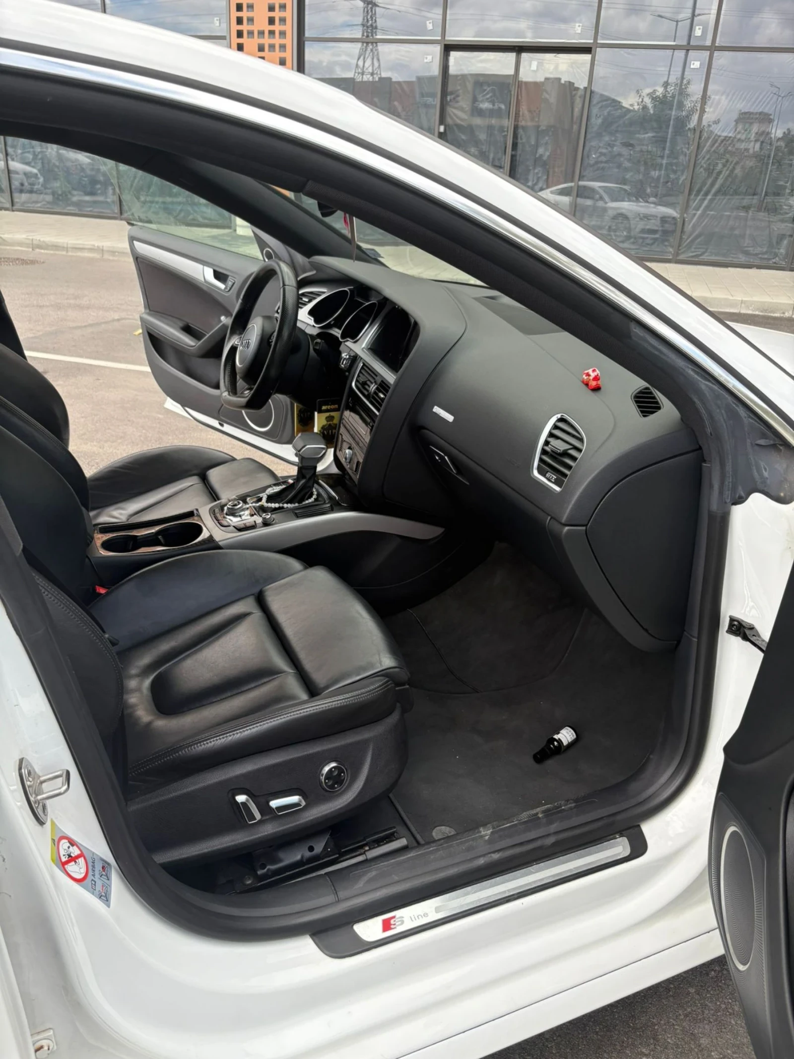 Audi A5 3.0TDI, снимка 11 - Автомобили и джипове - 54794785