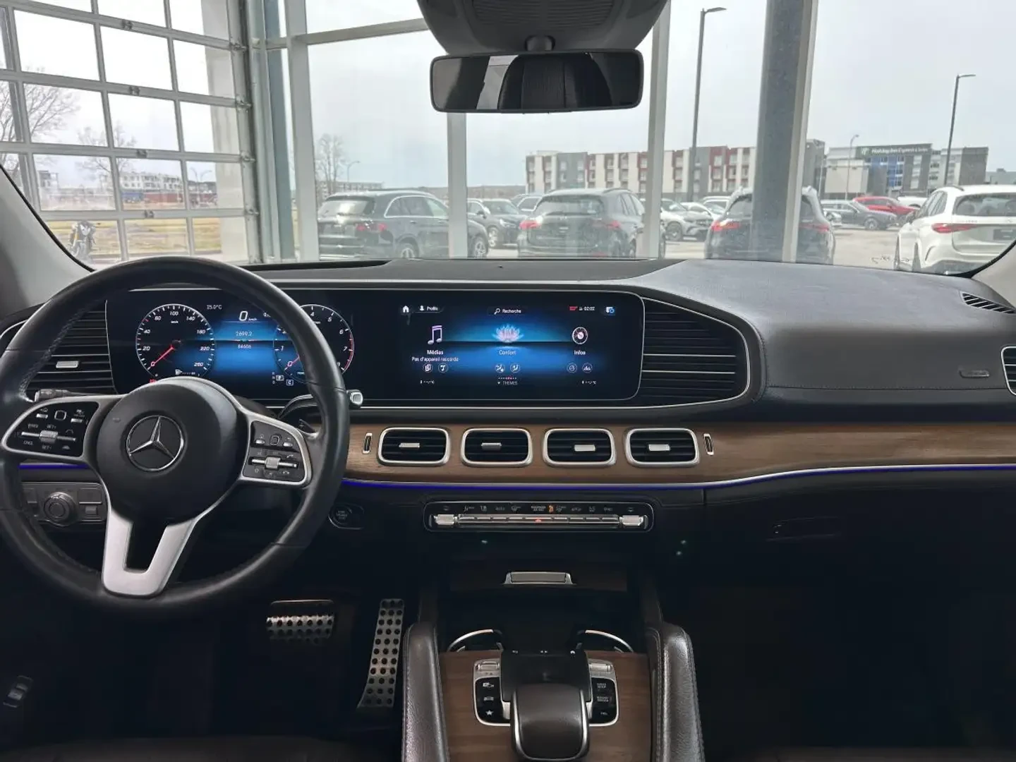 Mercedes-Benz GLE 450 4MATIC PLUS* AMG NIGHT PACK* FULL* ЦЕНА ДО БГ!* , снимка 8 - Автомобили и джипове - 54932561