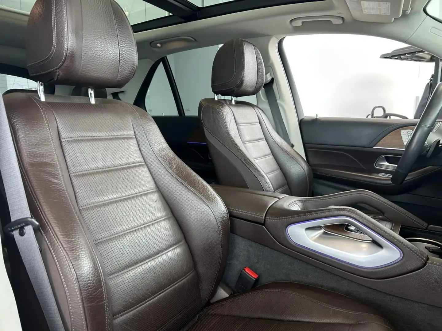 Mercedes-Benz GLE 450 4MATIC PLUS* AMG NIGHT PACK* FULL* ЦЕНА ДО БГ!* , снимка 10 - Автомобили и джипове - 54932561