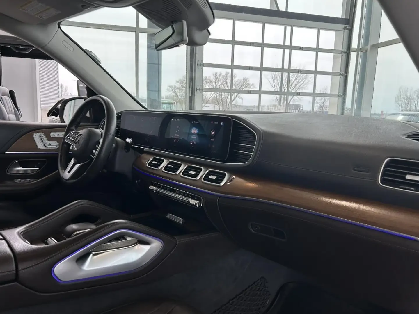 Mercedes-Benz GLE 450 4MATIC PLUS* AMG NIGHT PACK* FULL* ЦЕНА ДО БГ!* , снимка 9 - Автомобили и джипове - 54932561