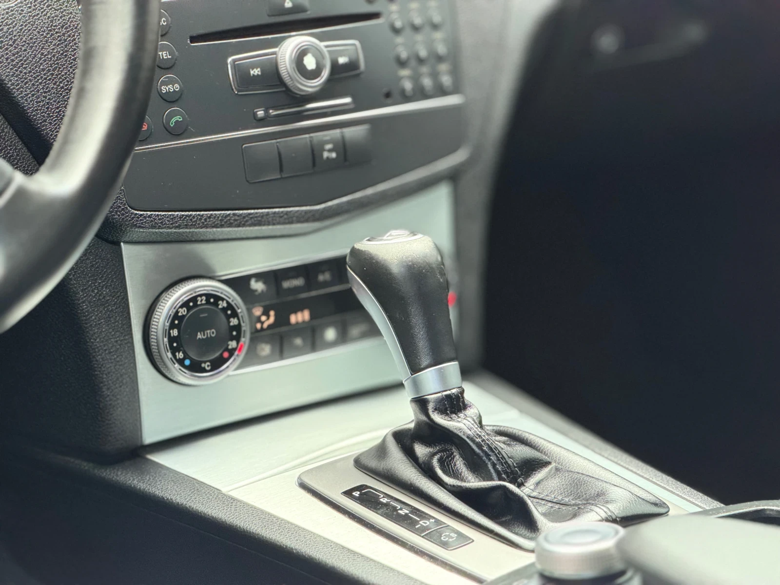 Mercedes-Benz C 220 2.2DCI~170�.�~XENON~NAVI | Mobile.bg � ����������� 15