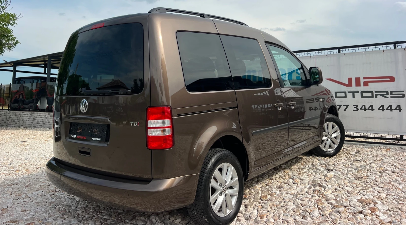 VW Caddy 1.6TDI KLIMATRONIK/UNIKAT, снимка 7 - Автомобили и джипове - 55075353