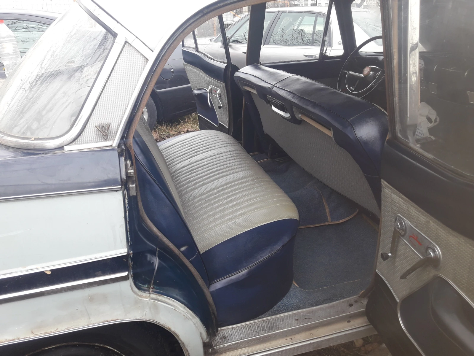 Simca Shambord Vedette v 8, снимка 10 - Автомобили и джипове - 55093551