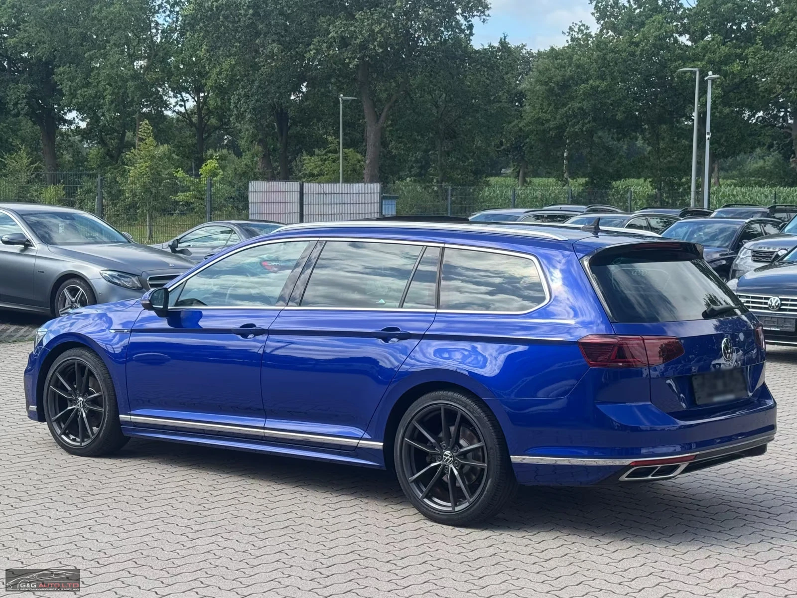 VW Passat R-LINE/150HP/PANO/CAM/NAVI/MASS/H&K/608z, снимка 3 - Автомобили и джипове - 55298162
