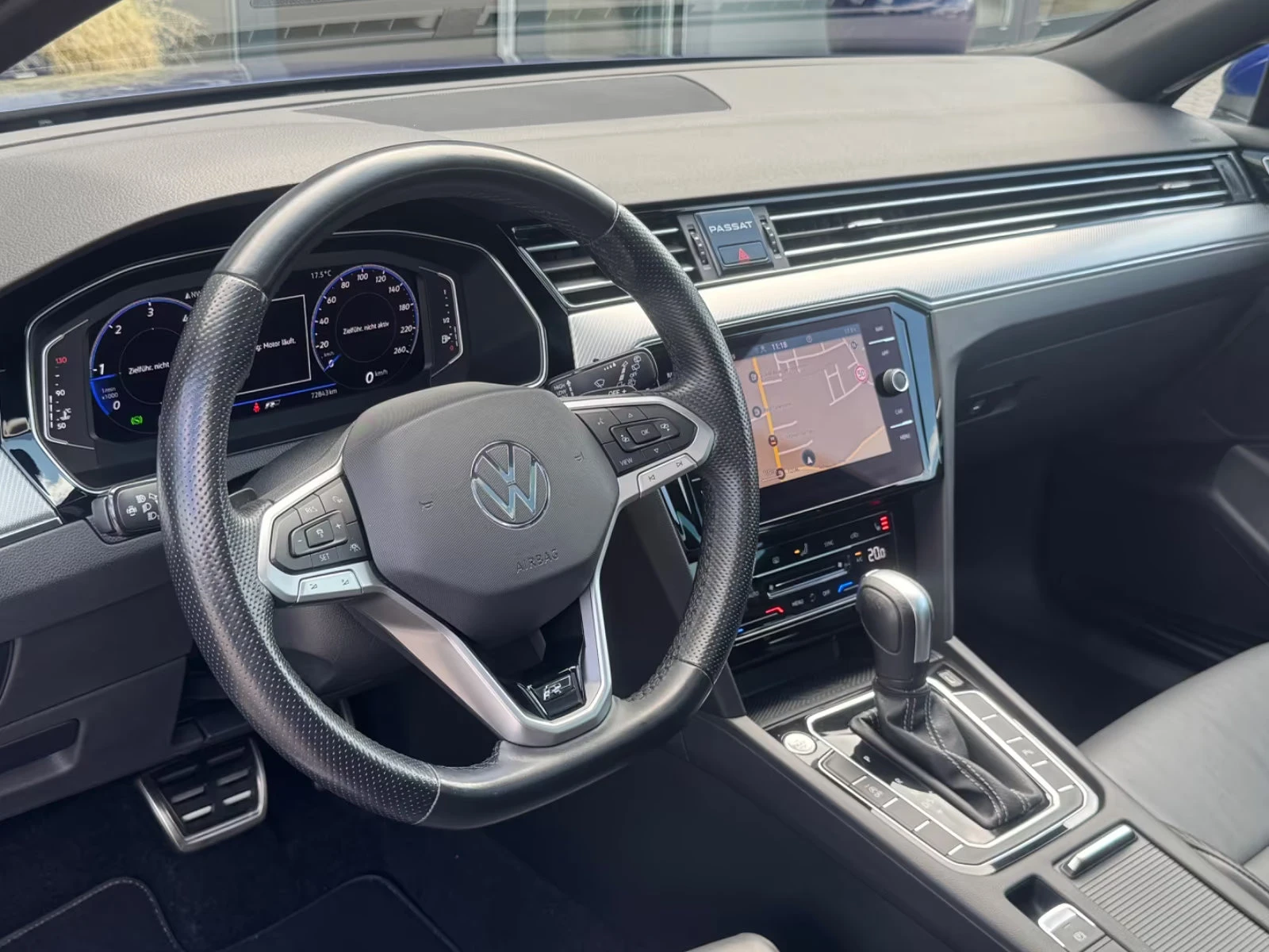 VW Passat R-LINE/150HP/PANO/CAM/NAVI/MASS/H&K/608z, снимка 9 - Автомобили и джипове - 55298162