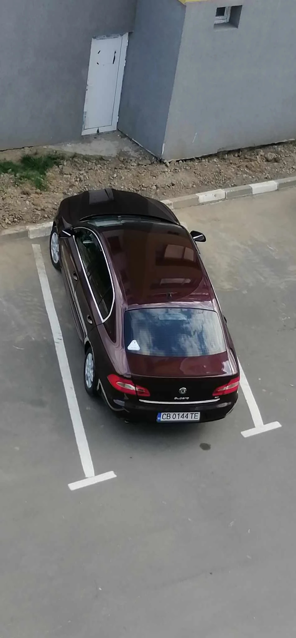 Skoda Superb 2.0 ТDI, снимка 2 - Автомобили и джипове - 55351069