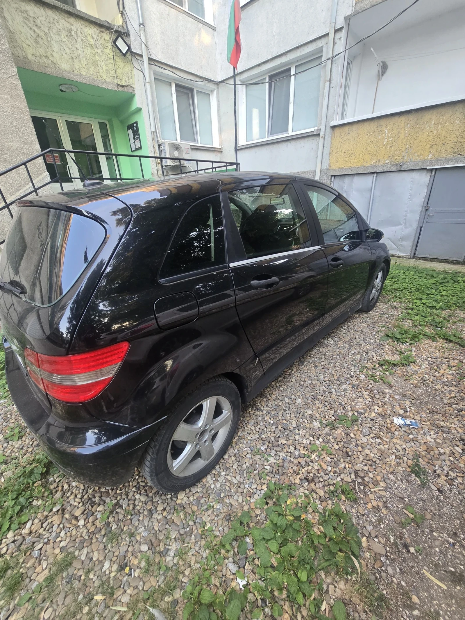 Mercedes-Benz B 180, снимка 3 - Автомобили и джипове - 55379279