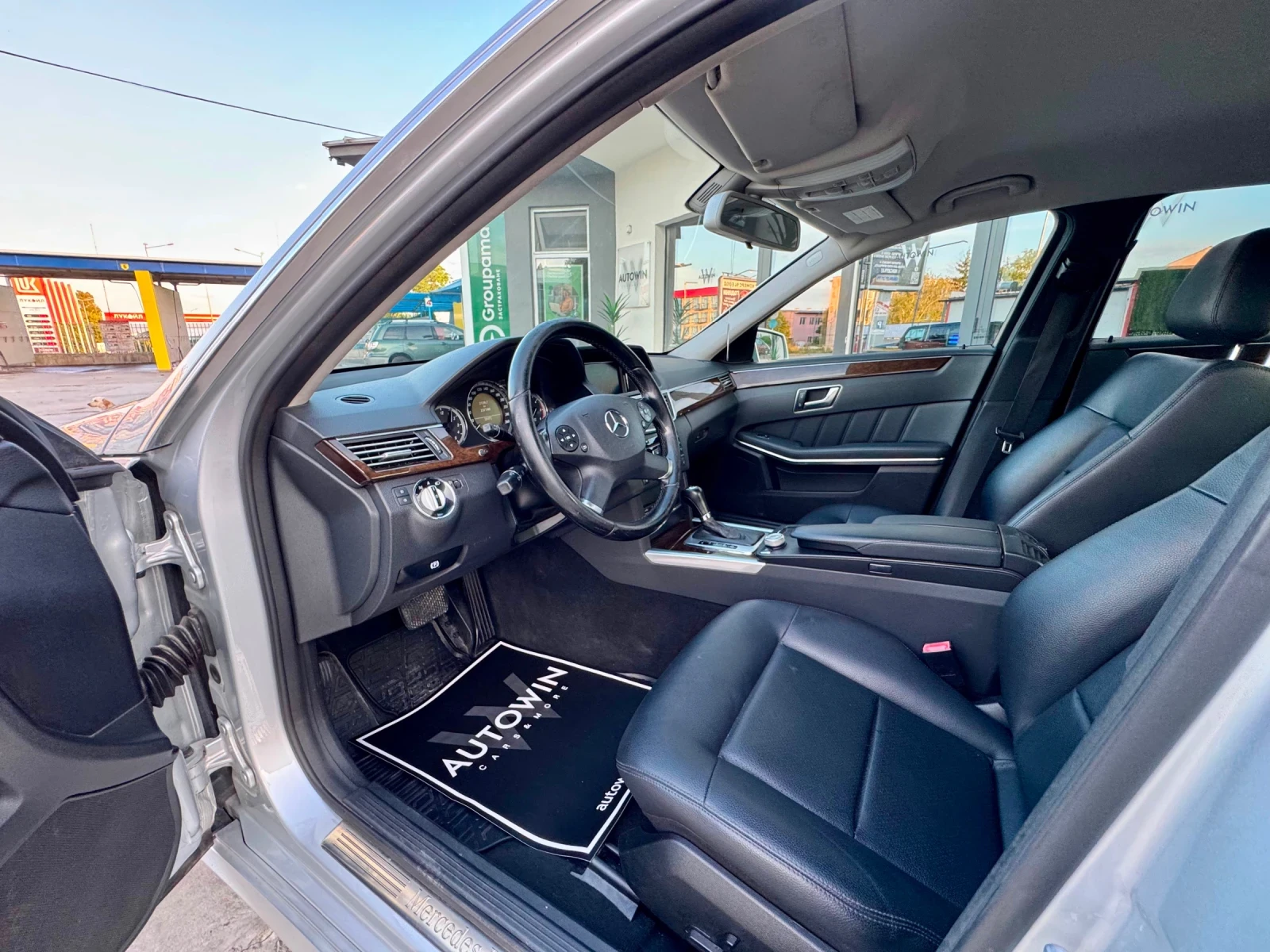 Mercedes-Benz E 250 2.2 cdi 204 кс, снимка 11 - Автомобили и джипове - 55609319