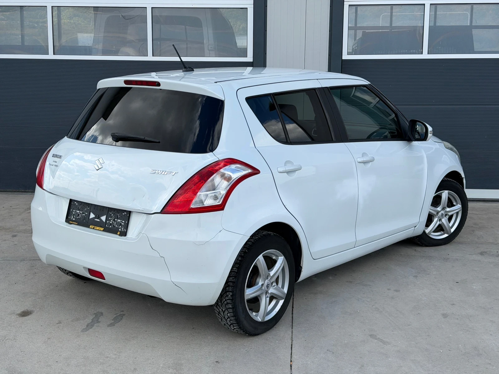 Suzuki Swift, снимка 4 - Автомобили и джипове - 56358096