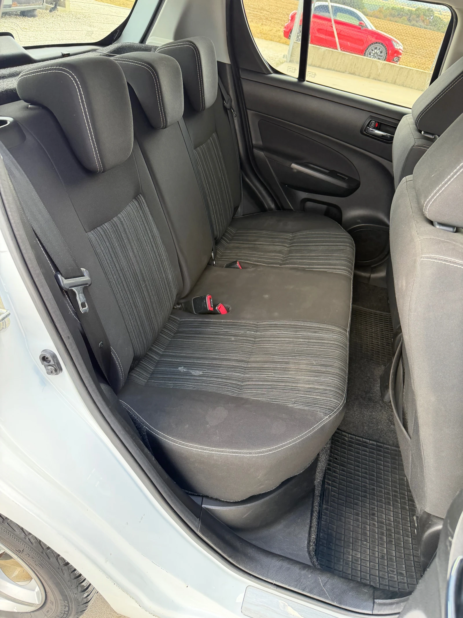 Suzuki Swift, снимка 8 - Автомобили и джипове - 56358096