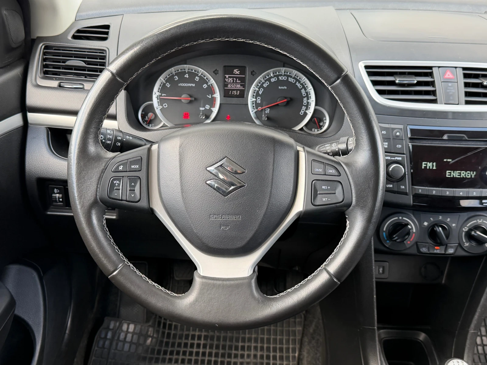 Suzuki Swift, снимка 11 - Автомобили и джипове - 56358096
