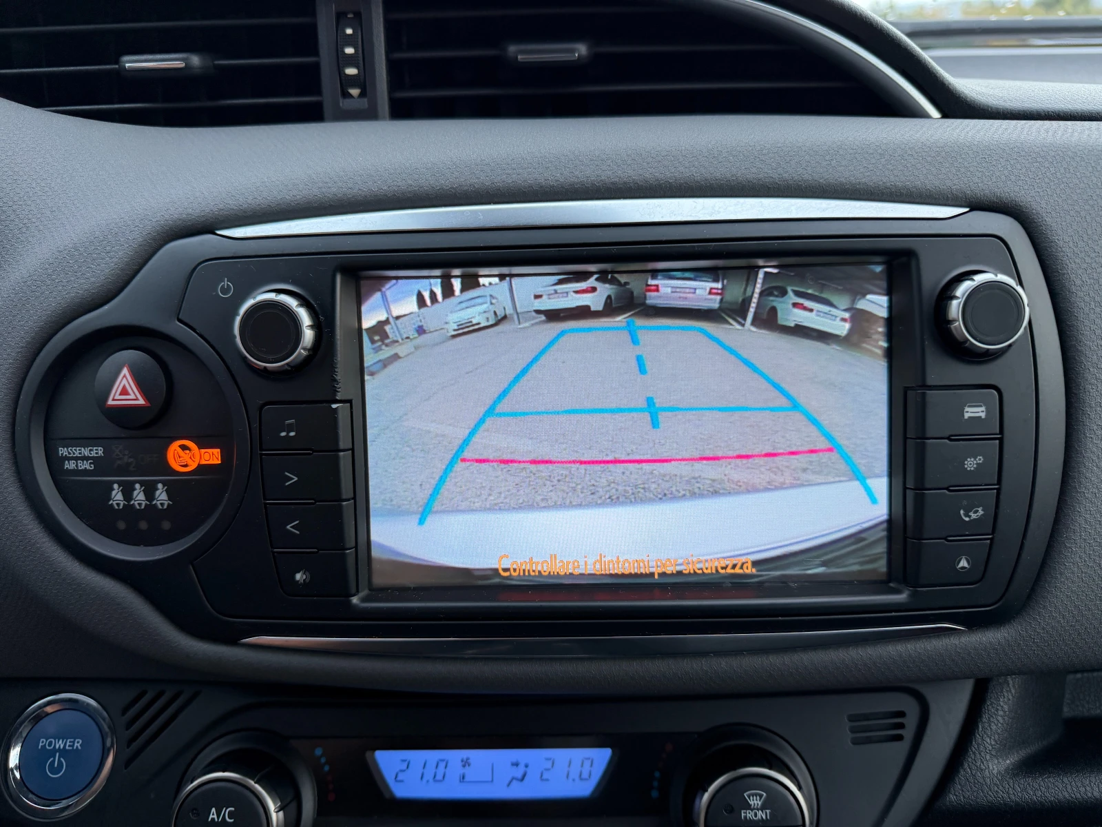 Toyota Yaris Hybrid 169000km | Mobile.bg � ����������� 17
