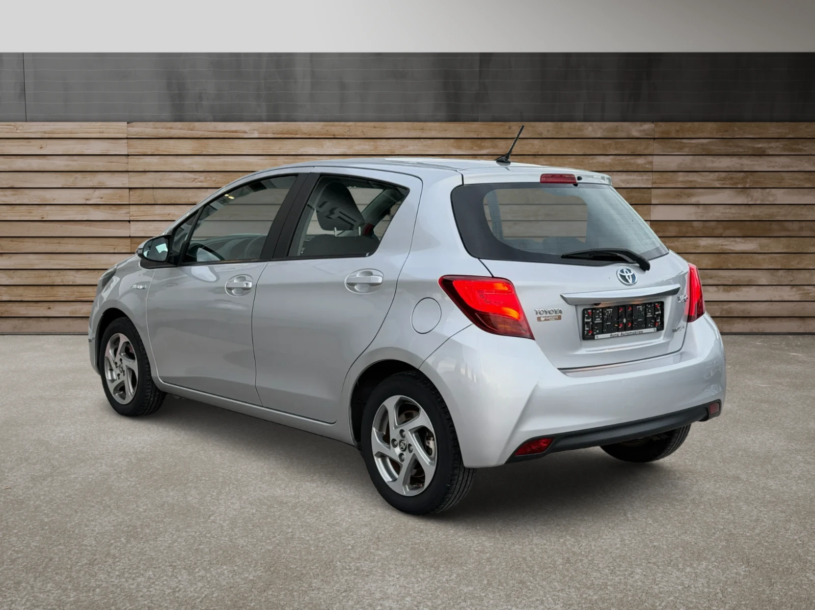 Toyota Yaris Hybrid 169000km | Mobile.bg � ����������� 4