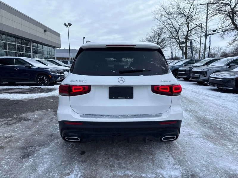 Mercedes-Benz GLB * 250 * CARFAX * БЕЗ ПЪРВОНАЧАЛНА ВНОСКА, снимка 4 - Автомобили и джипове - 52968734