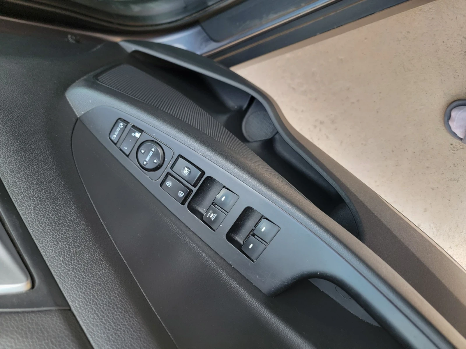 Hyundai Tucson 1.7 CDRI 141K - изображение 8
