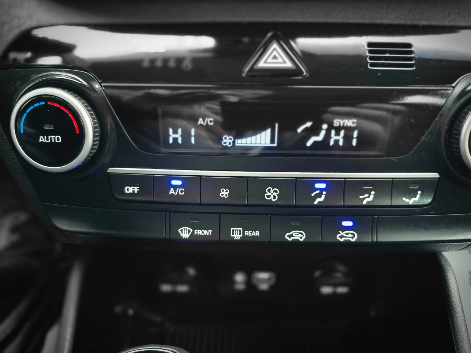 Hyundai Tucson 1.6-CRDI-AVTOMATIC-NAVI-EURO6W | Mobile.bg   16