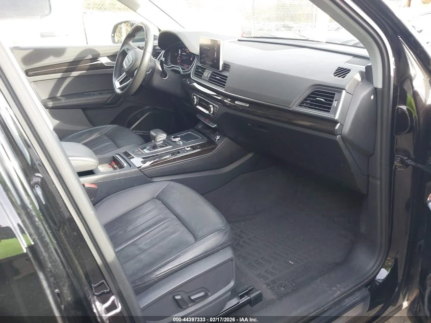 Audi Q5 2.0l 2.0T Premium/2.0T Tech Premium, снимка 5 - Автомобили и джипове - 53924256
