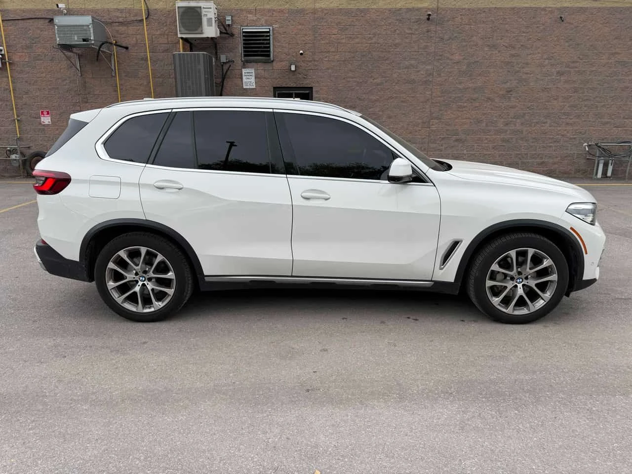 BMW X5 xDrive40i / 360 / HEAD UP / CARFAX, снимка 3 - Автомобили и джипове - 54581099