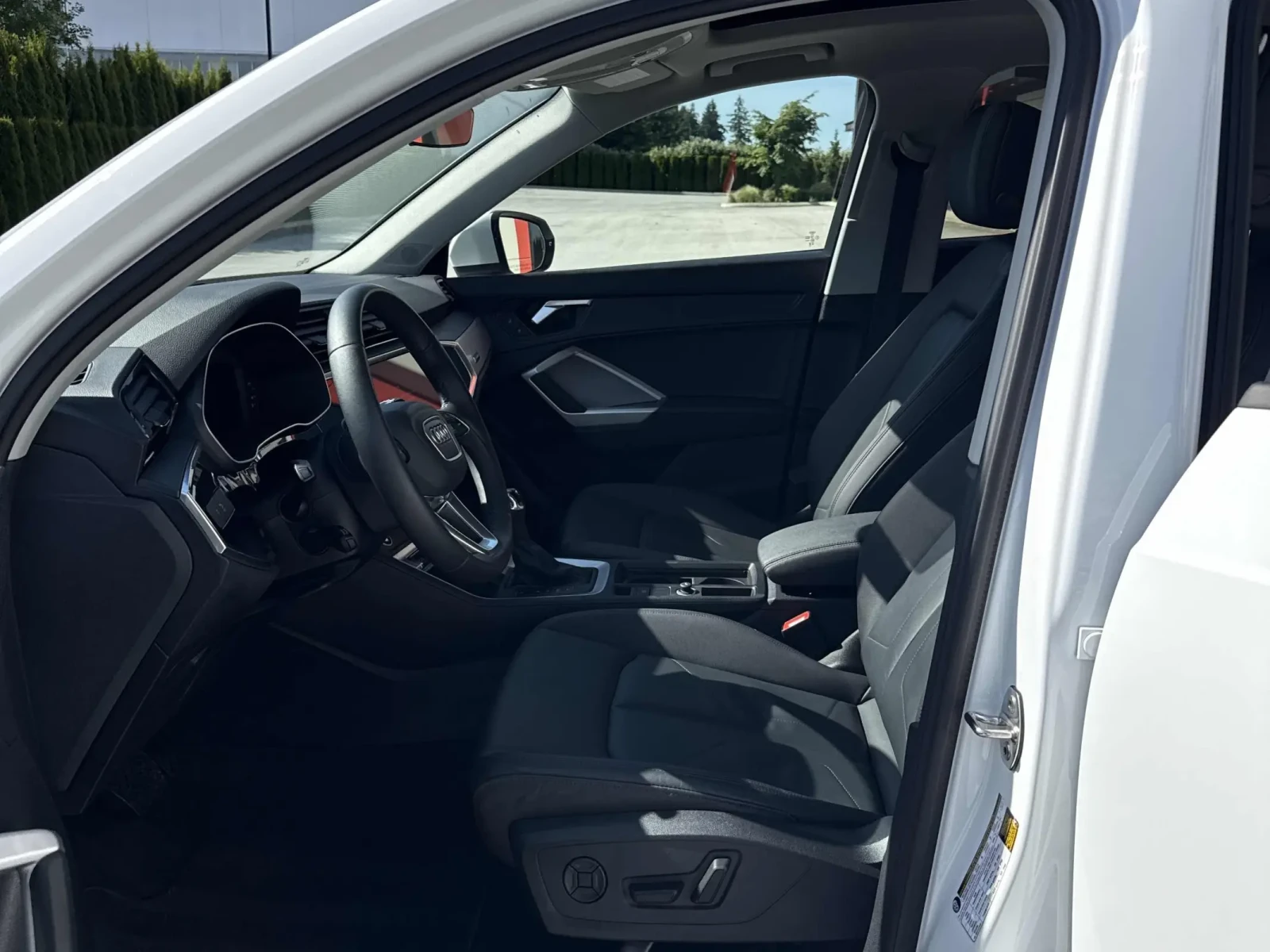 Audi Q3 40 TFSI quattro * CARFAX * АВТО КРЕДИТ * , снимка 10 - Автомобили и джипове - 54796243