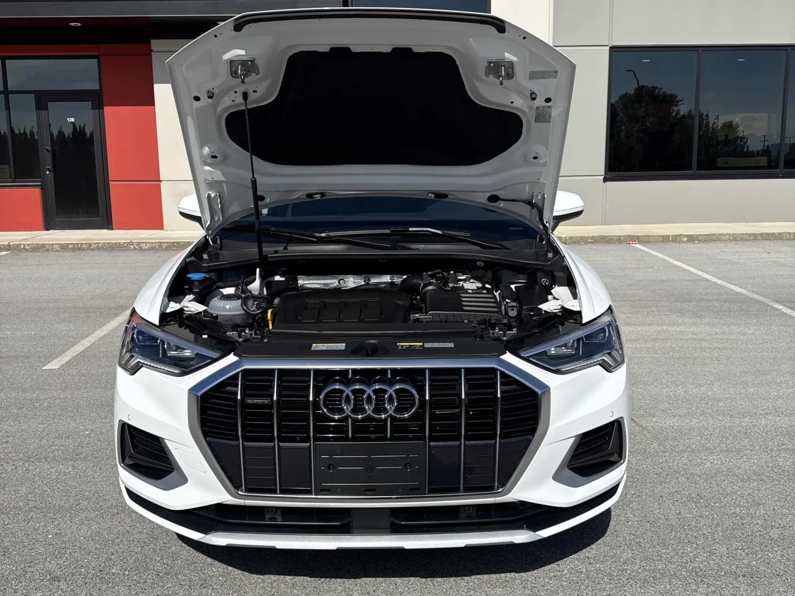 Audi Q3 40 TFSI quattro * CARFAX * АВТО КРЕДИТ * , снимка 8 - Автомобили и джипове - 54796243