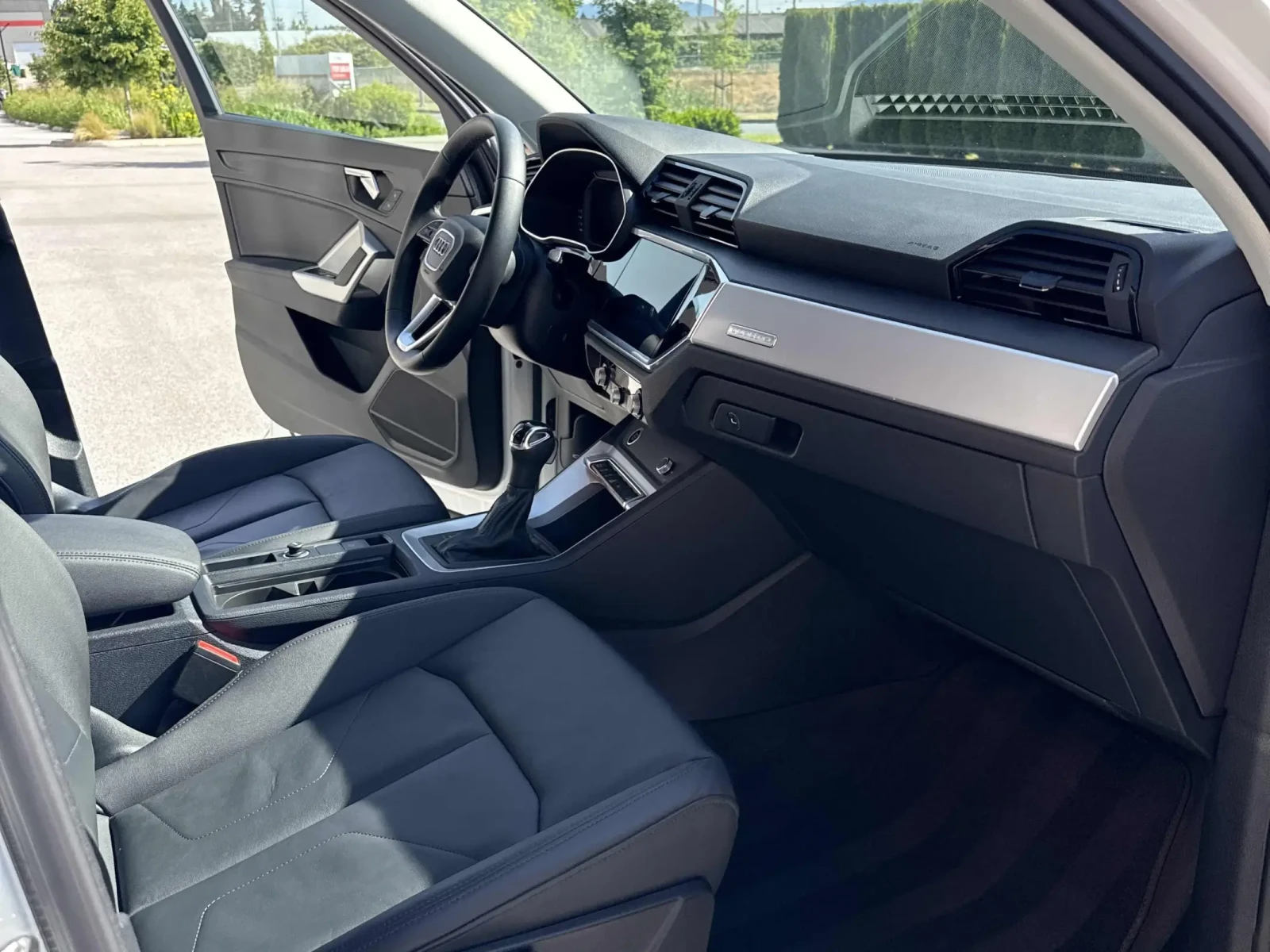 Audi Q3 40 TFSI quattro * CARFAX * АВТО КРЕДИТ * , снимка 11 - Автомобили и джипове - 54796243