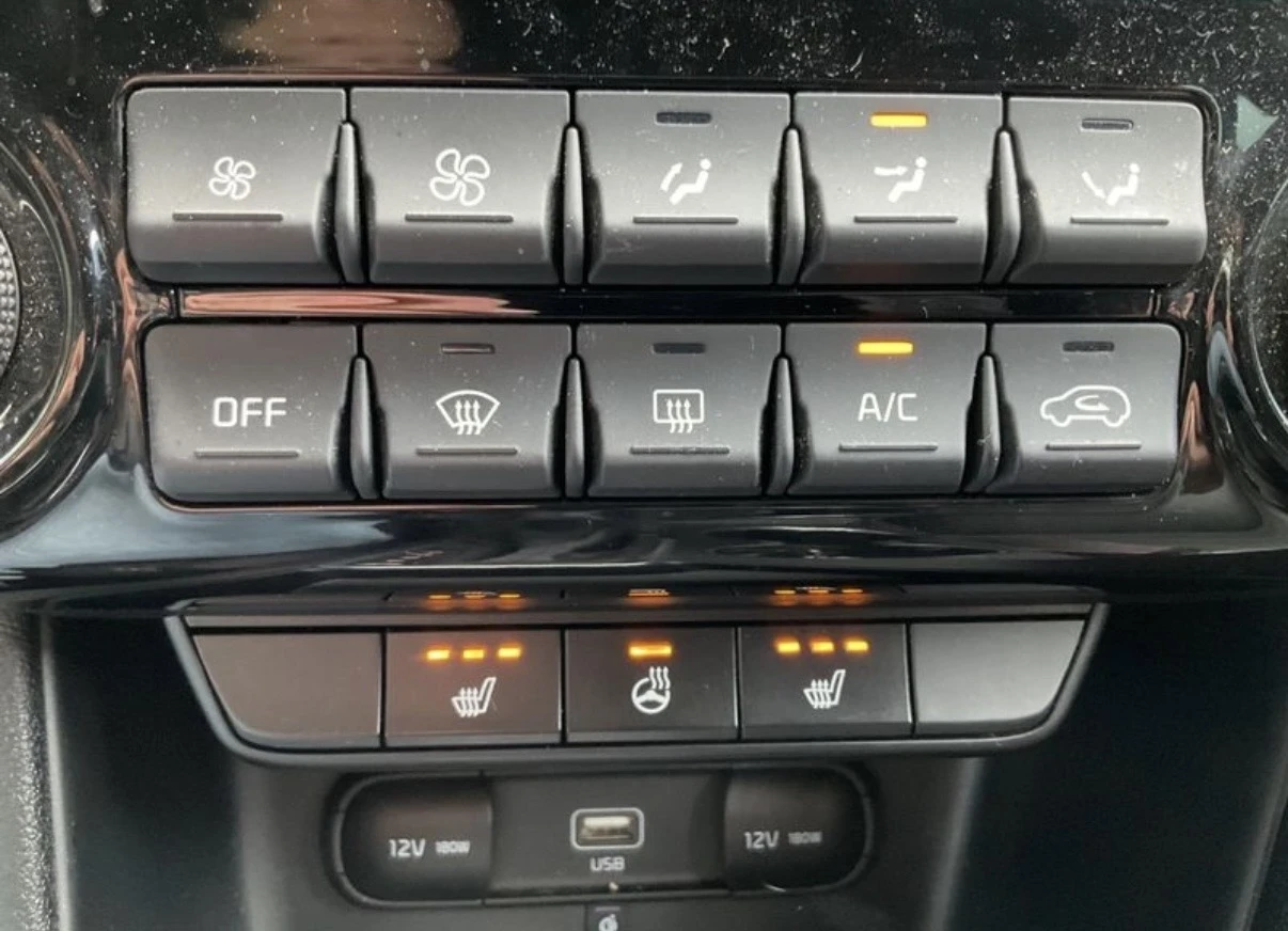 Kia Sportage 1.6CRDi GT-Line* Premium* Panorama* Full Led* , снимка 11 - Автомобили и джипове - 54894938